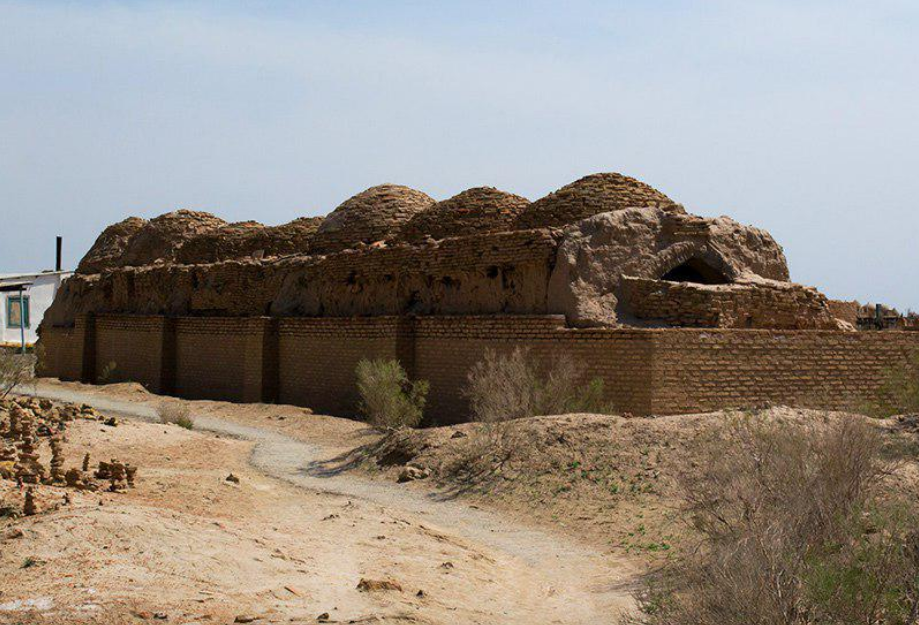 Qaraqalpaqstan. Мавзолей Шамун Наби. Каракалпакия мавзолей Шамун Наби. Внутри мавзолея Шамун-Наби. Каракалпакстан музей.