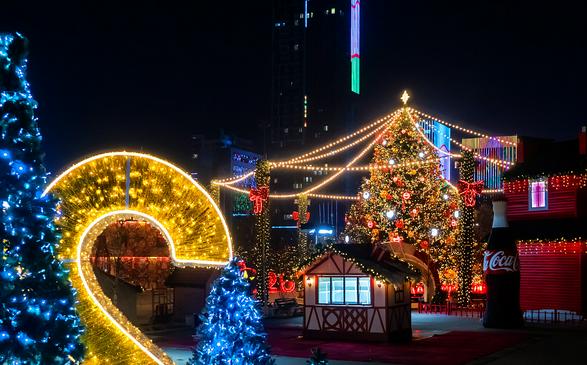 Новый год к нам мчится