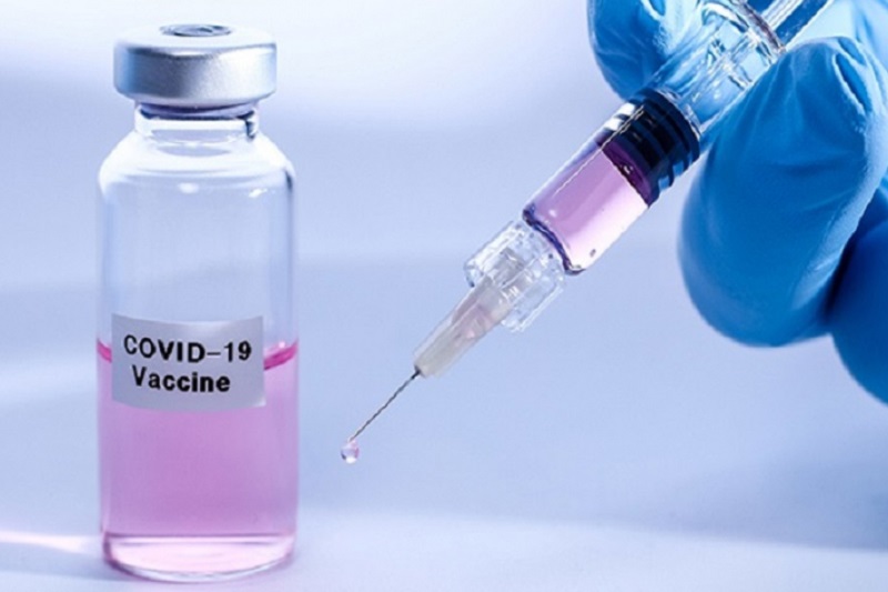 В Казахстане впервые проведена вакцинация от COVID-19
